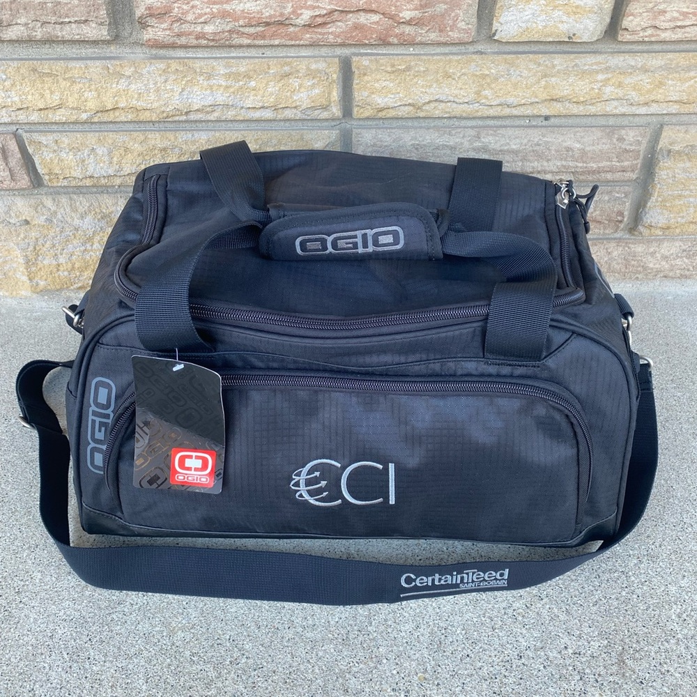 OGIO Duffle Sports, Gym, Travel Bag Black Adjustable Shoulder Strap New With Tag